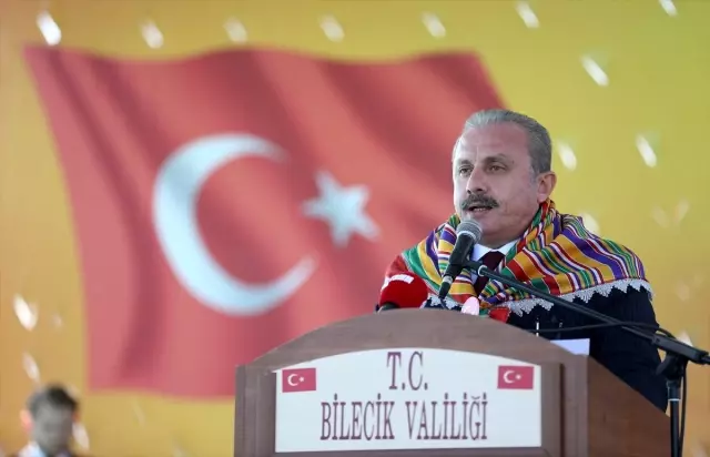 'Torunlarımıza özgür bir vatan teslim etmeye mecburuz' 'Torunlarımıza özgür bir vatan teslim etmeye mecburuz'