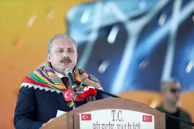 'Torunlarımıza özgür bir vatan teslim etmeye mecburuz' 'Torunlarımıza özgür bir vatan teslim etmeye mecburuz'