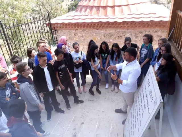 Uyum sürecini Söğüt Şenlikleri'ne katılarak geçirdiler Uyum sürecini Söğüt Şenlikleri'ne katılarak geçirdiler