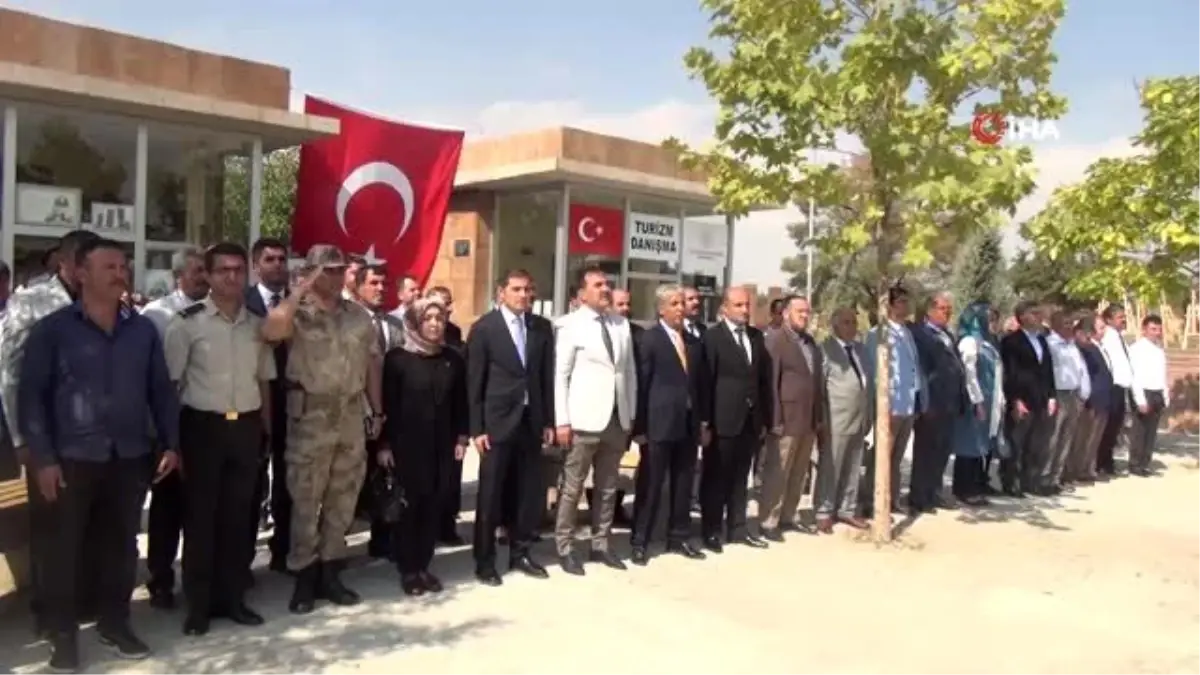 Ahlat'ta ilk ders zili tarihi Selçuklu Mezarlığı'nda çaldı
