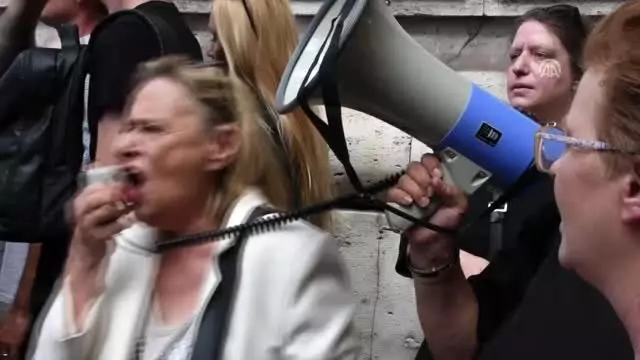 Aşırı sağcı partiler erken seçim çağrısıyla meydanlara indi Aşırı sağcı partiler erken seçim çağrısıyla meydanlara indi