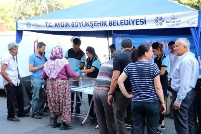 Aydın Büyükşehir Belediyesi il genelinde aşure dağıtıyor Aydın Büyükşehir Belediyesi il genelinde aşure dağıtıyor