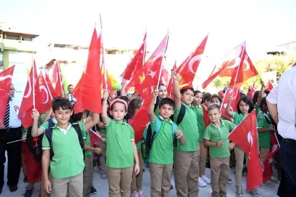 Balıkesir'de 187 bin 843 öğrenci için ders zili çaldı