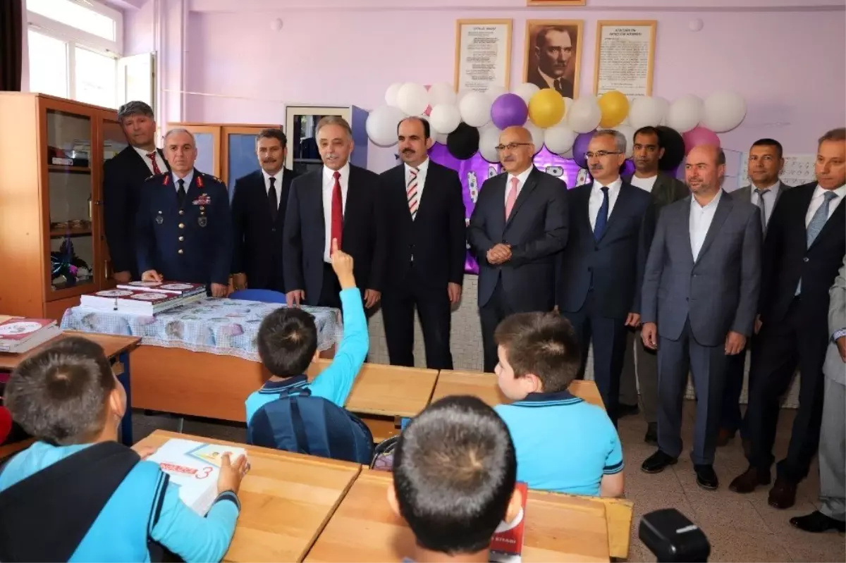 Başkan Altay: 'Gençlerimiz Türkiye'yi geleceğe taşıyacak'