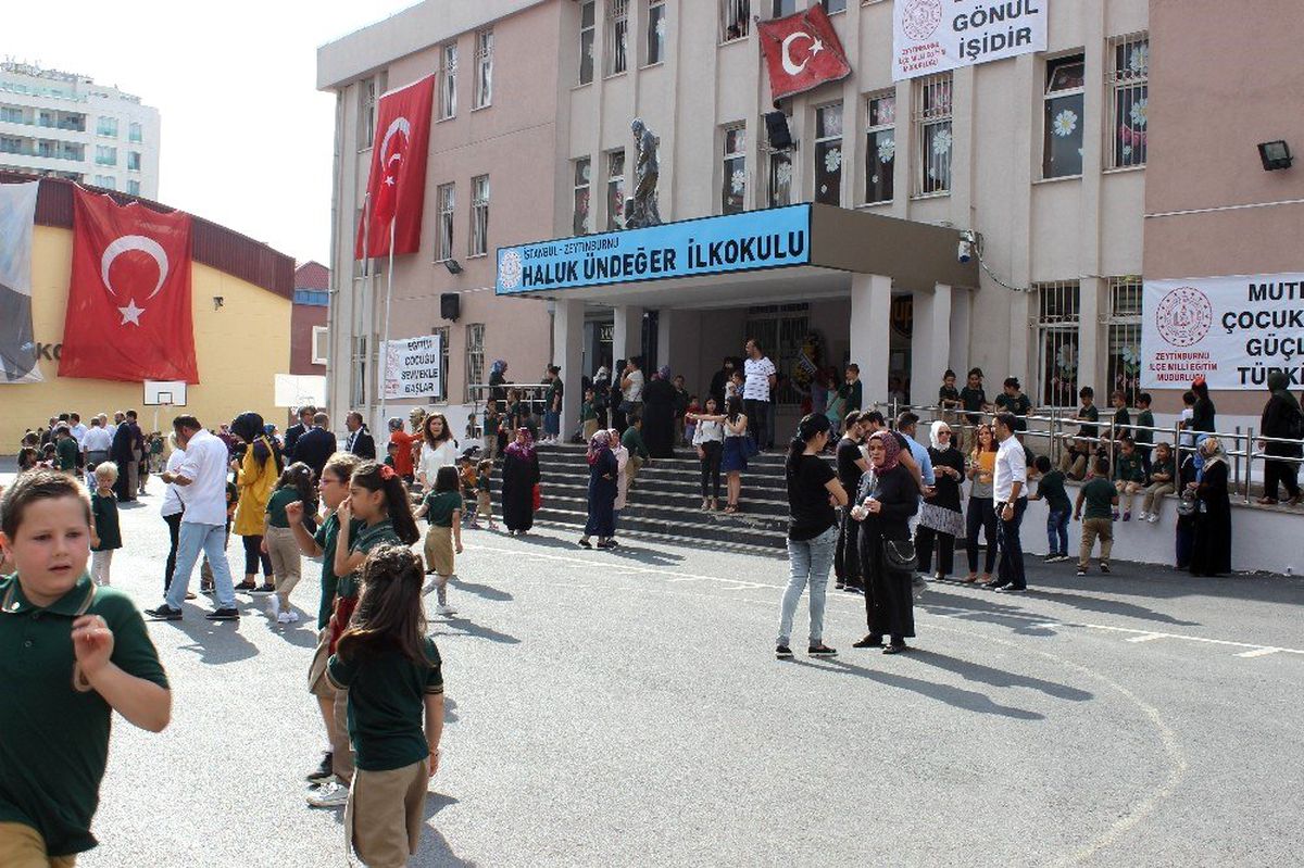 Başkan Arısoy, Haluk Ündeğer İlköğretim Okulu'nun açılışını yaptı