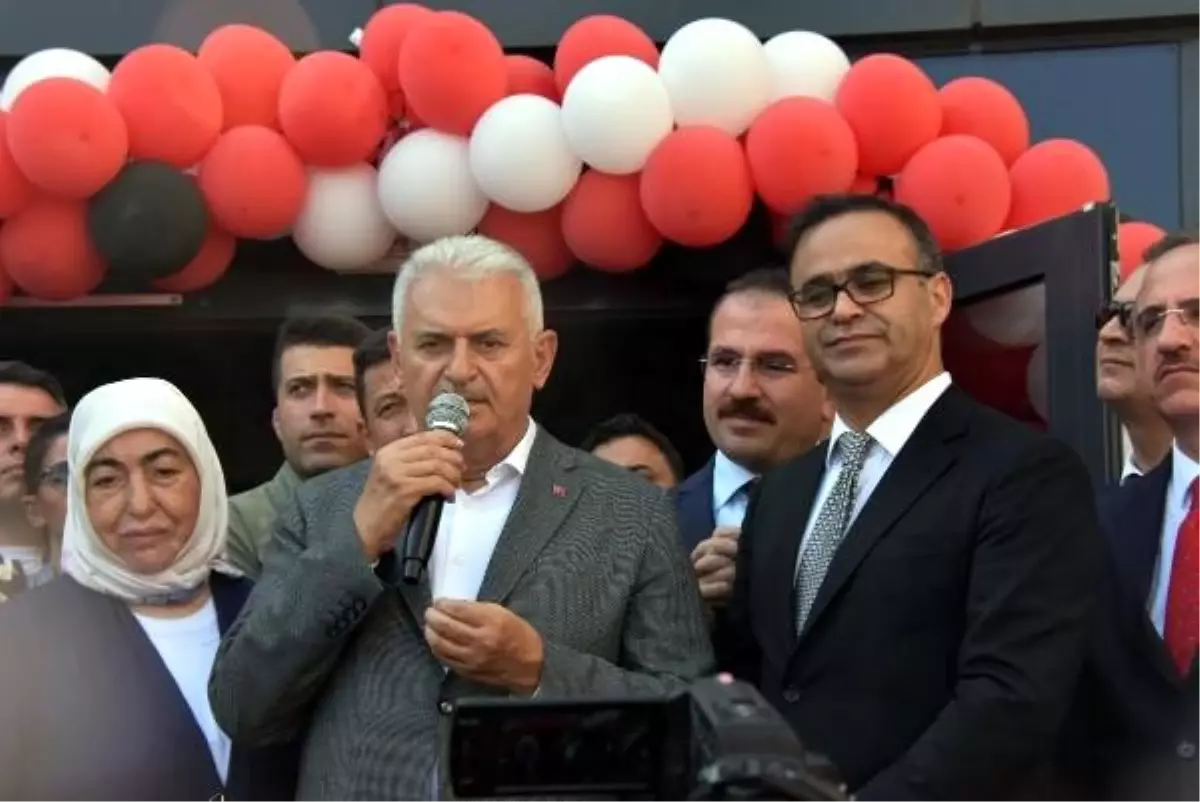 Binali yıldırım, izmir'de ilkokulun açılışını yaptı (2)