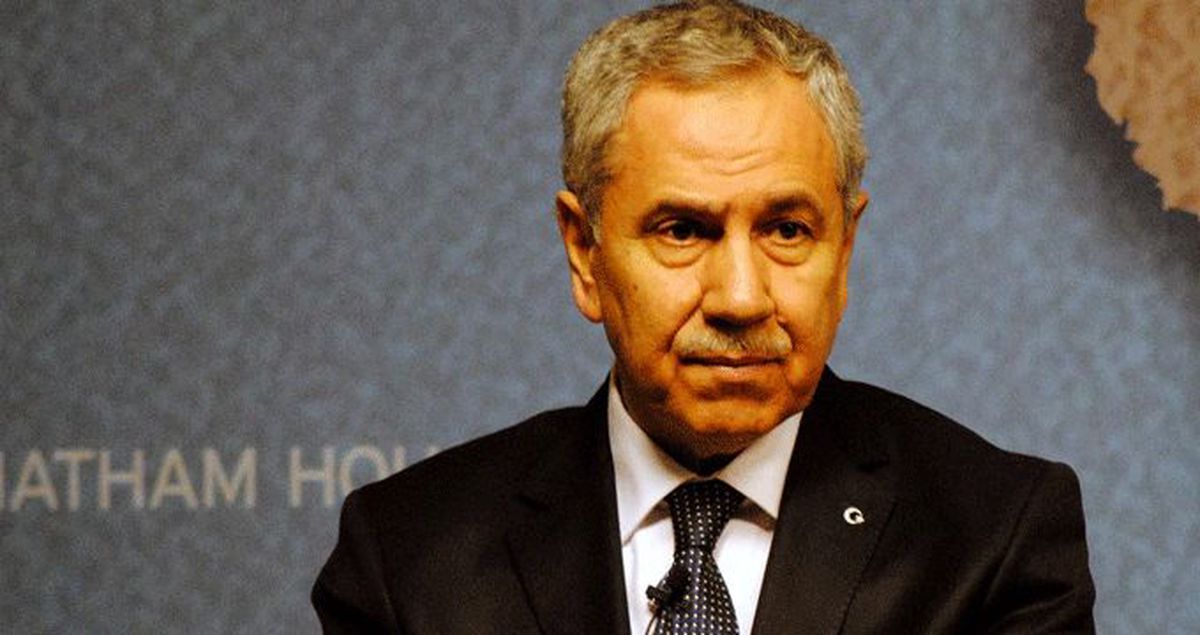 Bülent Arınç, Babacan ve Davutoğlu'na 'hain' denilmesini eleştirdi
