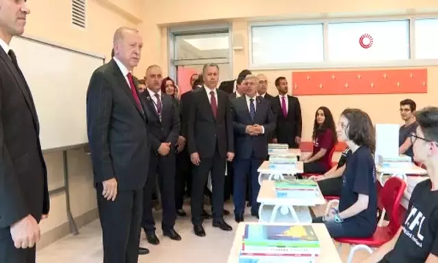 Cumhurbaskani Erdogan Ataturk Fen Lisesinde Ogrencilerle Bir Araya Geldi Haberler