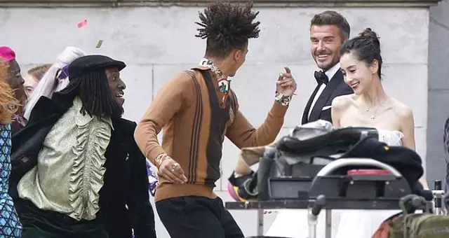David Beckham, reklam filminde Çinli model ile evlendi
