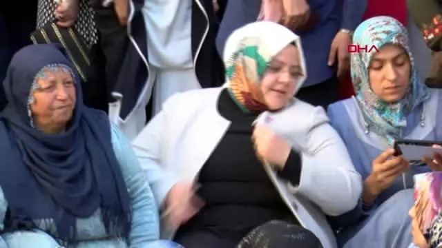Diyarbakır hdp önündeki eylemde 7'nci gün; çocuklarını isteyen aile sayısı 18'e çıktı Diyarbakır hdp önündeki eylemde 7'nci gün; çocuklarını isteyen aile sayısı 18'e çıktı