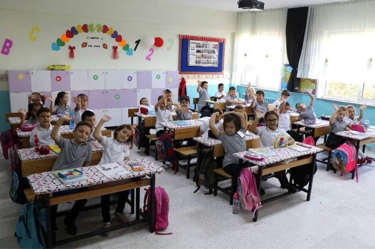 Edirne'de ilk ders zili çaldı, 55 bin 251 öğrenci ders başı yaptı