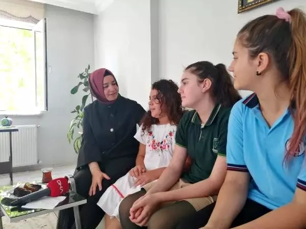 Fatma betül sayan kaya'dan ibb'de işten çıkarılan güvenlikçiye ziyaret