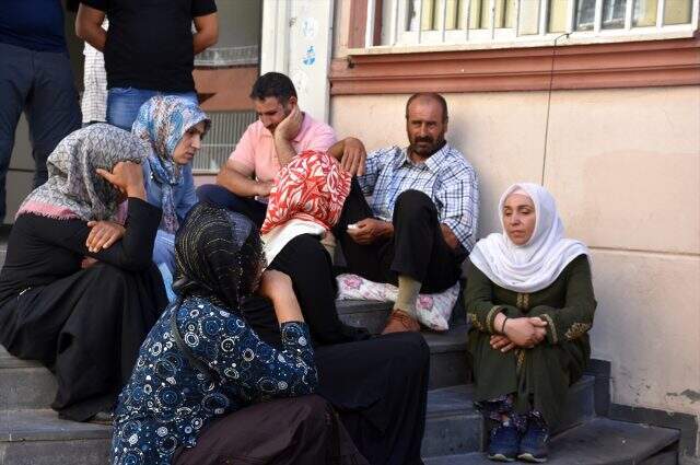 HDP'den il binası önündeki annelerle ilgili açıklama: Cumhurbaşkanı aileleri kışkırtıyor