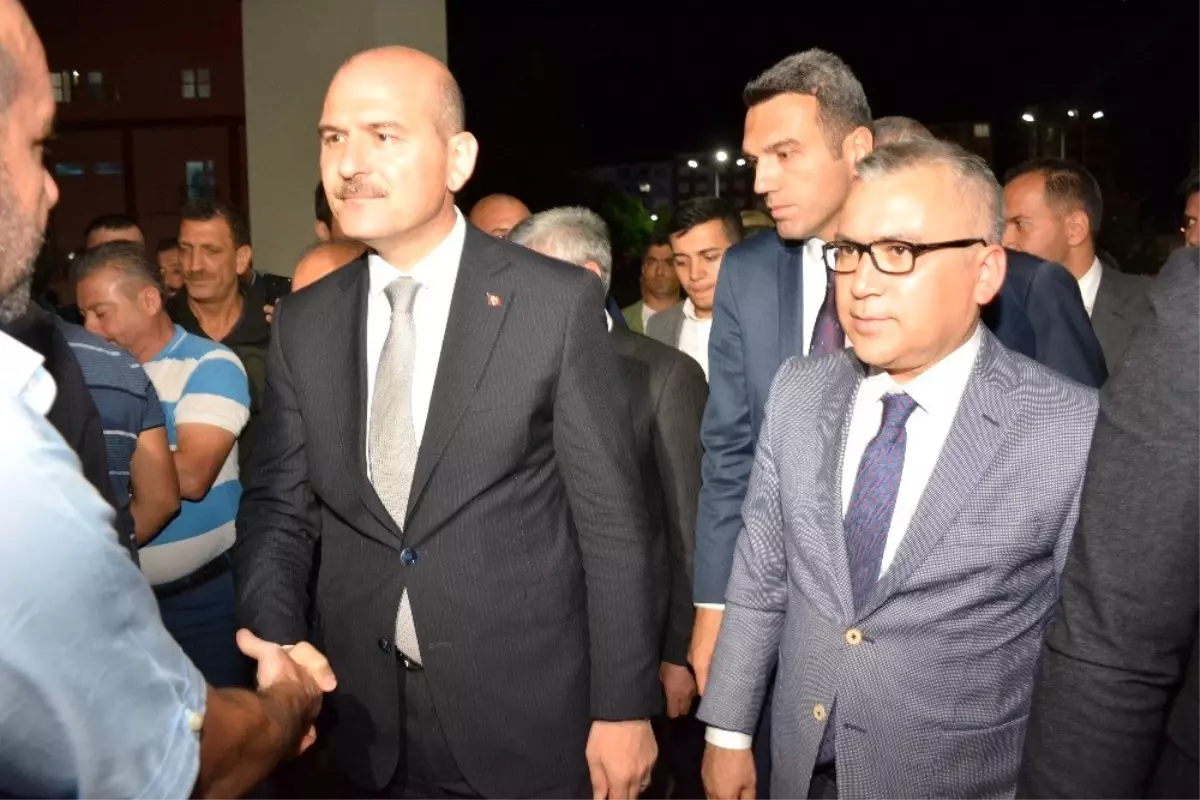 İçişleri Bakanı Süleyman Soylu, yaralı emniyet müdürünü ziyaret etti