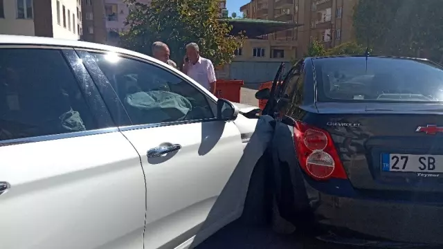 İslahiye'de trafik kazası: 1 yaralı İslahiye'de trafik kazası: 1 yaralı