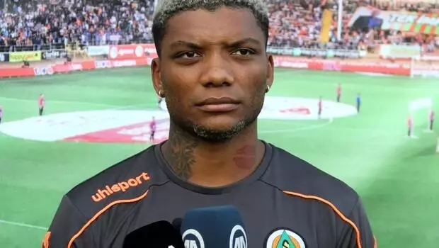 Junior Fernandes: Junior Fernandes: