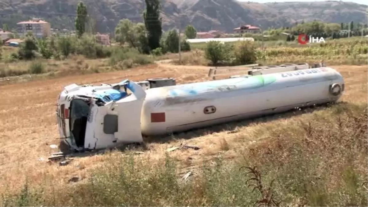 LPG yüklü tanker tarlaya uçup, takla attı