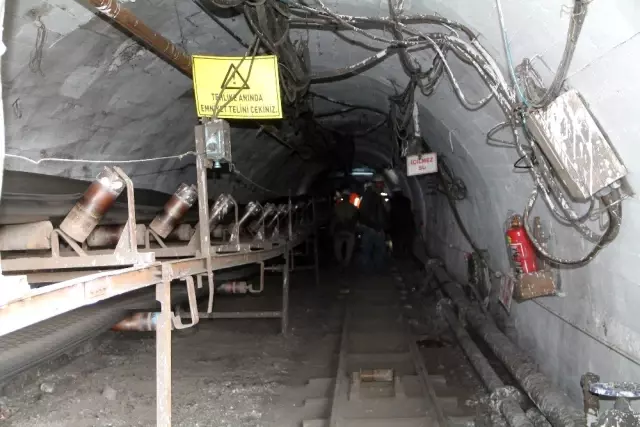 Maden işçileri açlık grevine başladı Maden işçileri açlık grevine başladı