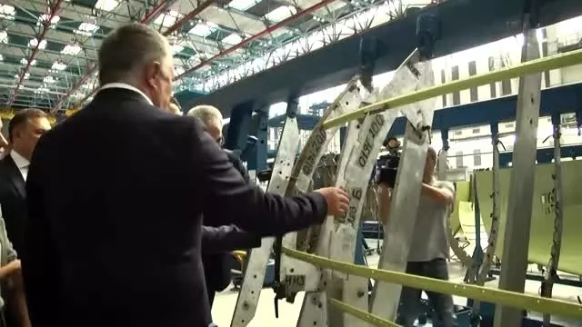 Pakdemirli, yangın söndürme uçağı fabrikasını ziyaret etti Pakdemirli, yangın söndürme uçağı fabrikasını ziyaret etti