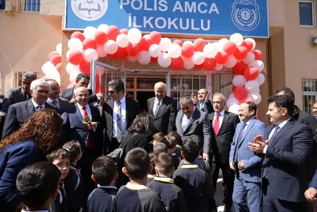 Rektör Çomaklı, ilk ders zilini çaldı Rektör Çomaklı, ilk ders zilini çaldı