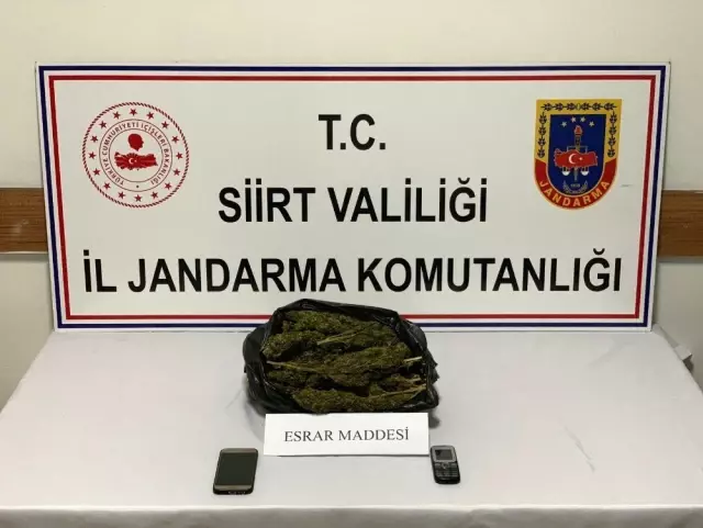 Siirt'te 1 kilo 500 gram esrar maddesi ele geçirildi Siirt'te 1 kilo 500 gram esrar maddesi ele geçirildi