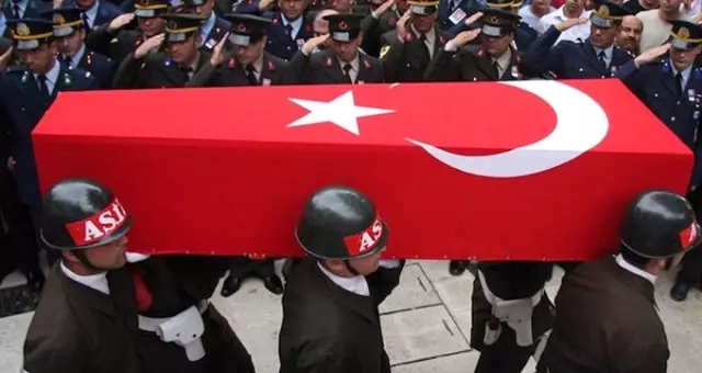 Hakkari'de aÄır yaralanan asker Åehit oldu