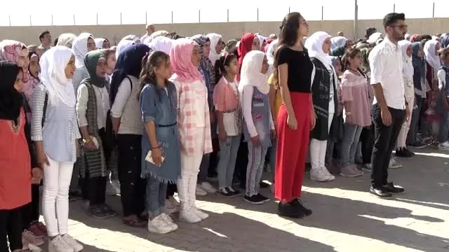 Suriyeli öğrencilerin okul heyecanı Suriyeli öğrencilerin okul heyecanı