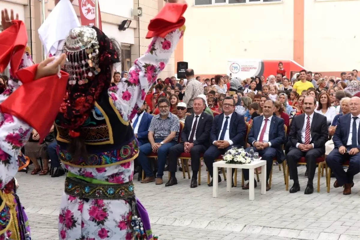 Topkapılı Mehmet Bey İlkokulu'nun açılışı yeni dönemin ilk günü yapıldı