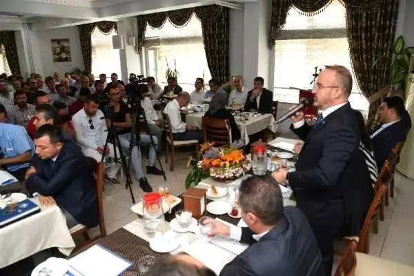 Ak parti'li turan'dan, arınç'a ahmet türk tepkisi Ak parti'li turan'dan, arınç'a ahmet türk tepkisi