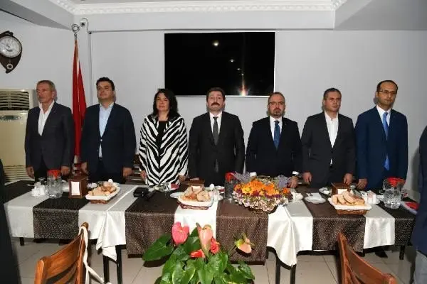 Ak parti'li turan'dan, arınç'a ahmet türk tepkisi Ak parti'li turan'dan, arınç'a ahmet türk tepkisi