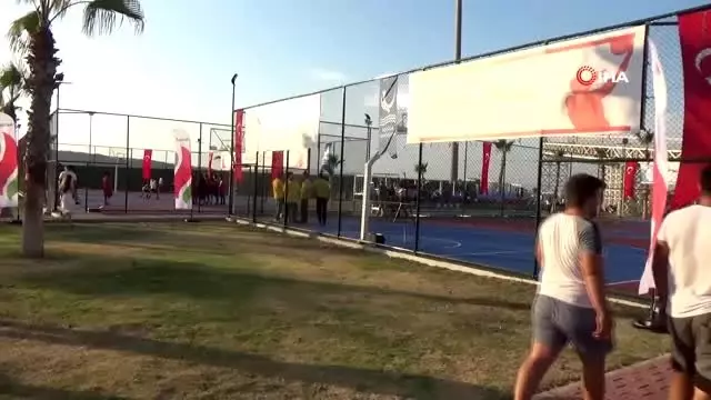 Aliağa'da basketbol sahaları hizmete açıldı
