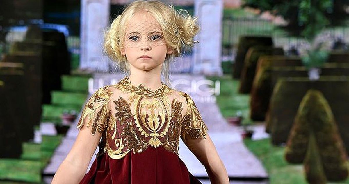 Bebekken iki ayağı kesilen 9 yaşındaki İngiliz kız podyuma damga vurdu