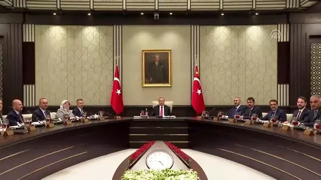 Cumhurbaşkanlığı Kabine toplantısında Fırat'ın doğusu ve ABD mutabakatı konuşuldu Cumhurbaşkanlığı Kabine toplantısında Fırat'ın doğusu ve ABD mutabakatı konuşuldu