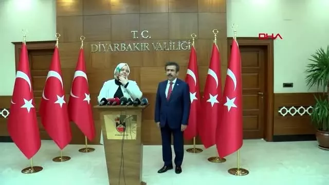 Diyarbakır hdp önündeki eylemde 7'nci gün; çocuklarını isteyen aile sayısı 18'e çıktı Diyarbakır hdp önündeki eylemde 7'nci gün; çocuklarını isteyen aile sayısı 18'e çıktı