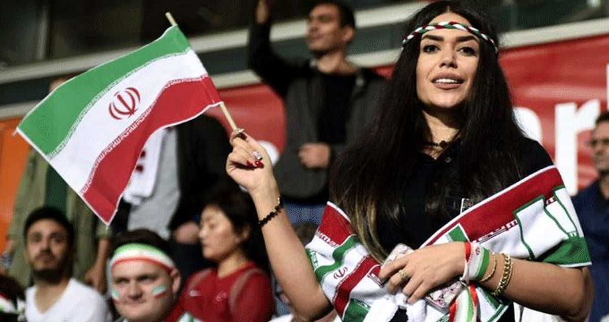 Futbol maçına gittiği için yargılanan genç kadın, kendini yakarak hayatına son verdi