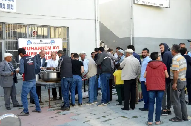 Gölova'da aşure dağıtımı