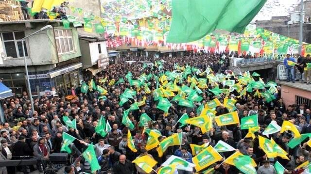 HÜDA PAR'DAN HDP önünde eylem yapan annelere destek: Yanlarında olduğumuzu belirtmek isteriz