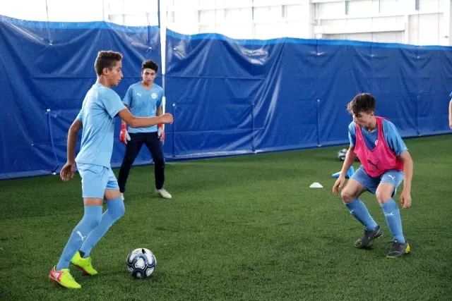 İki Türk genci dünya devi Manchester City'nin kampına katılmaya hak kazandı İki Türk genci dünya devi Manchester City'nin kampına katılmaya hak kazandı