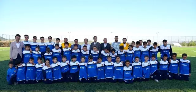 İlkay Gündoğan'dan, Dursunbey Belediyespor'a destek
