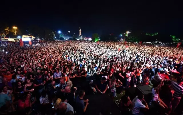 İzmir, orman yangınlarına karşı tek yürek İzmir, orman yangınlarına karşı tek yürek