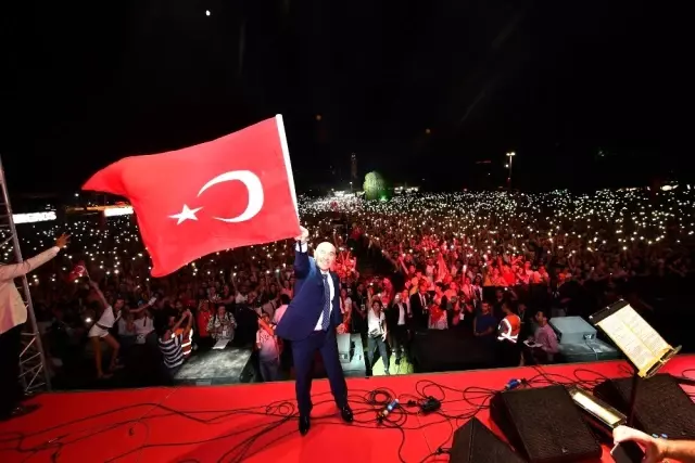 İzmir, orman yangınlarına karşı tek yürek İzmir, orman yangınlarına karşı tek yürek