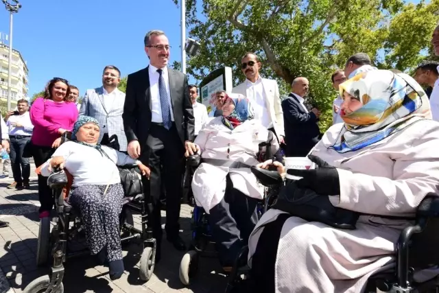 Kahramanmaraş'ta 6 bin kişiye aşure dağıtıldı Kahramanmaraş'ta 6 bin kişiye aşure dağıtıldı