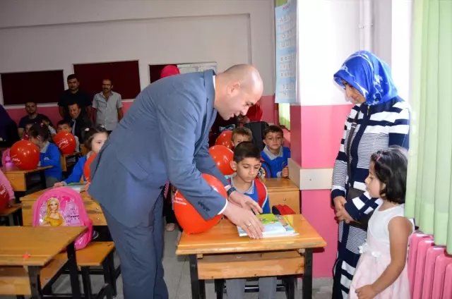 Kaymakam Karaosmanoğlu, öğrencileri ziyaret etti Kaymakam Karaosmanoğlu, öğrencileri ziyaret etti