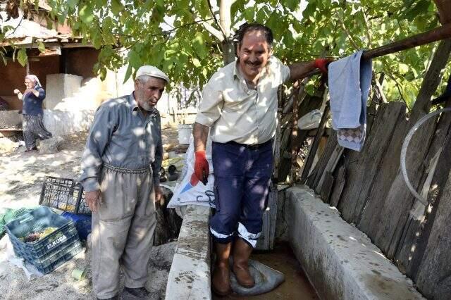 Köye özel toprakla mayalanan pekmez 200 yıldır gelir kaynağı olmaya devam ediyor