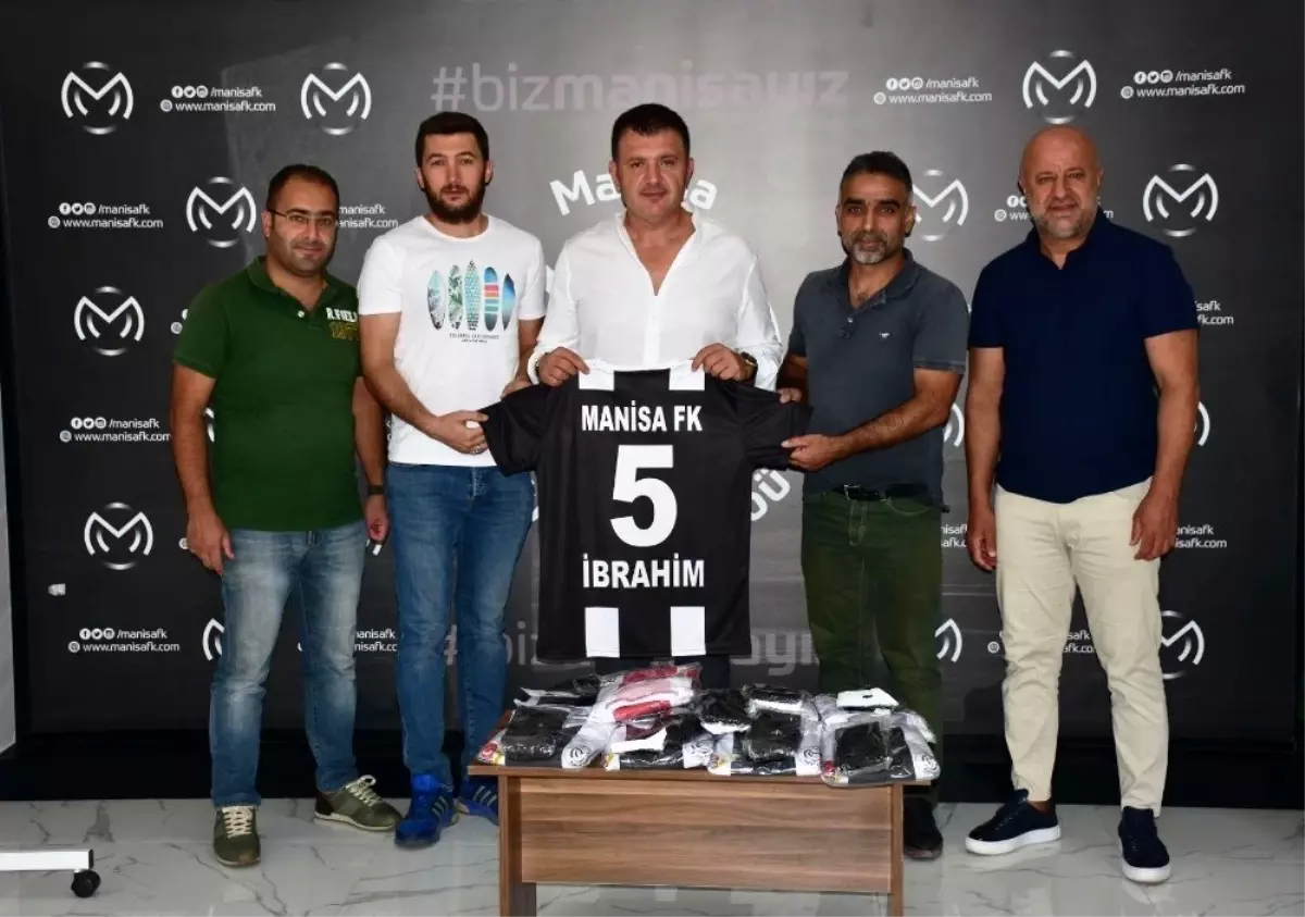 Manisa FK'dan Gazeteciler Cemiyetine forma jesti