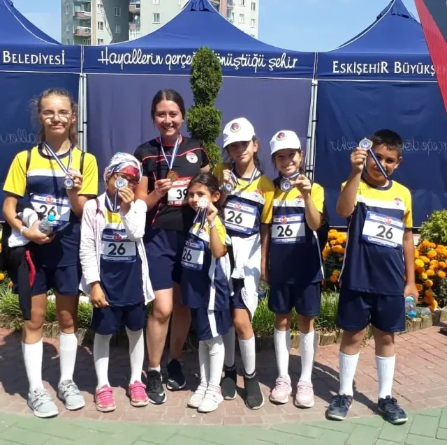 Masterler Türkiye Atletizm Şampiyonasında derece alan sporculara tebrik