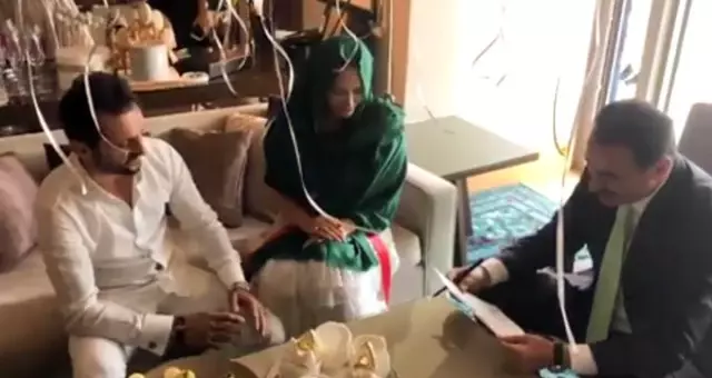 Şarkıcı Aylin Coşkun, dini nikah sırasında nişanlısından 10 külçe altın istedi Şarkıcı Aylin Coşkun, dini nikah sırasında nişanlısından 10 külçe altın istedi