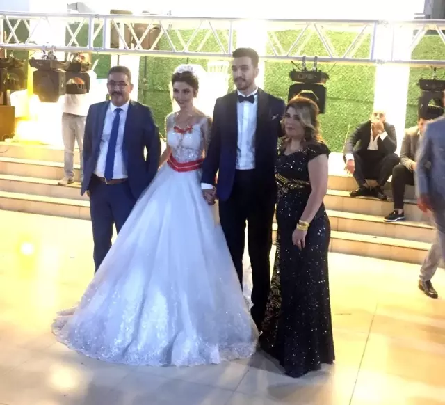 Siyaset ve iş adamlarını buluşturan düğün Siyaset ve iş adamlarını buluşturan düğün