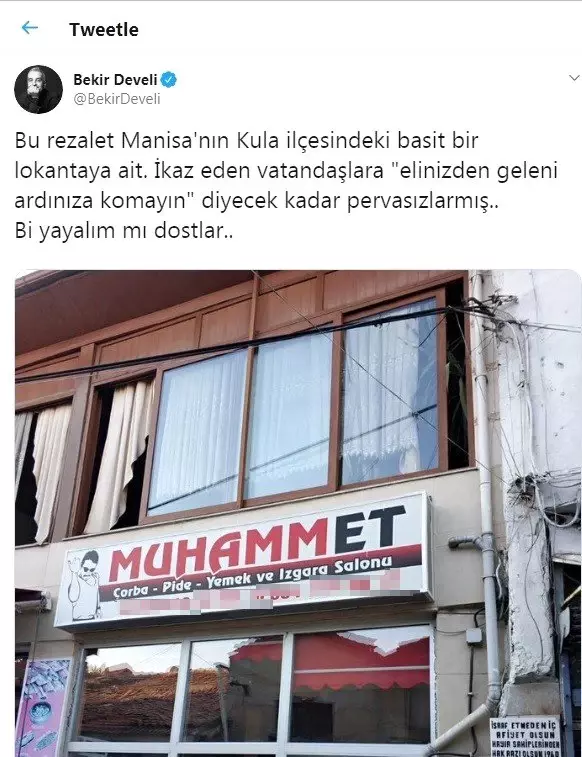 Ünlü televizyoncunun tepki gösterdiği tabela, zabıta ekipleri tarafından indirildi Ünlü televizyoncunun tepki gösterdiği tabela, zabıta ekipleri tarafından indirildi