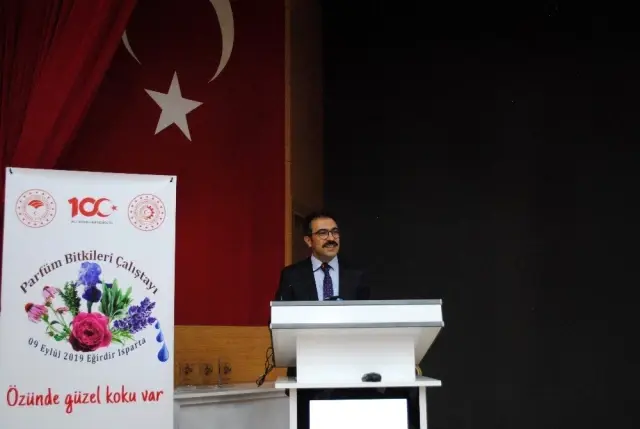 Türkiye'nin Çiçek Bahçesi Isparta'da 'Parfüm Bitkileri Çalıştayı' Türkiye'nin Çiçek Bahçesi Isparta'da 'Parfüm Bitkileri Çalıştayı'